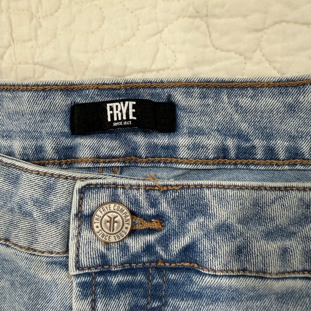 Frye / Women’s Light Blue Jeans / Size 16/34. - Picture 7 of 11